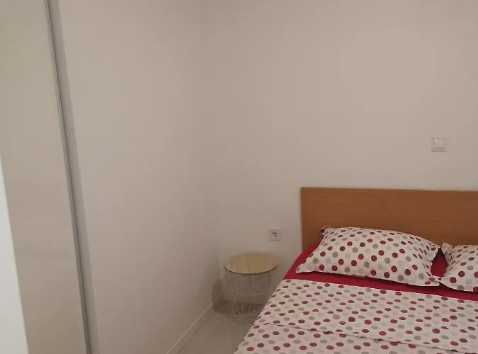 Lidus Μακάρσκα